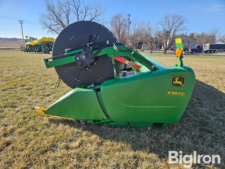 2015-john-deere-635fd-image-8