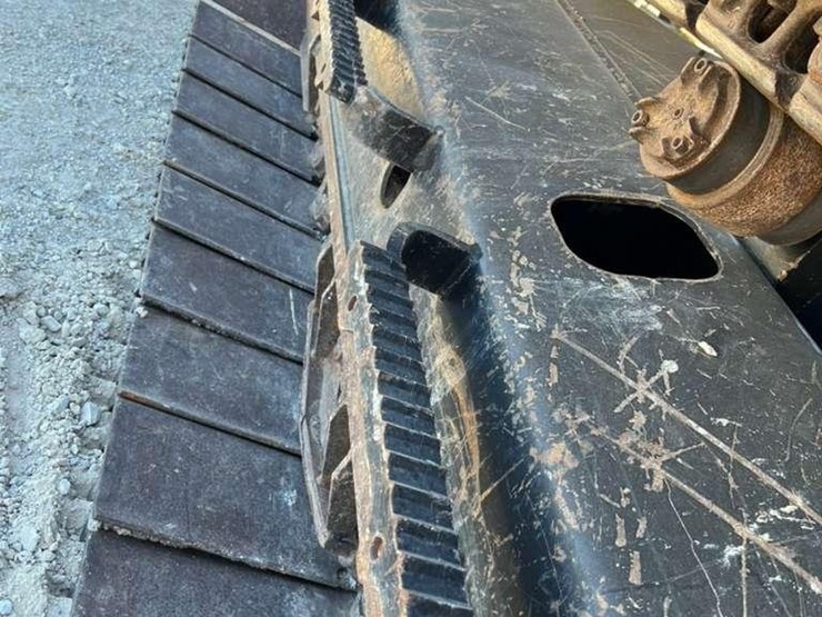 2019-caterpillar-320-image-15