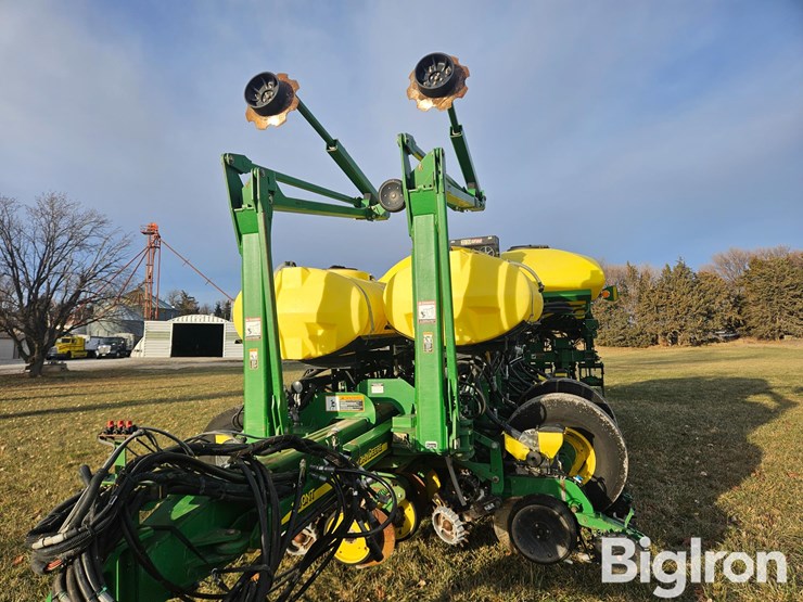 2009-john-deere-1770nt-image-11