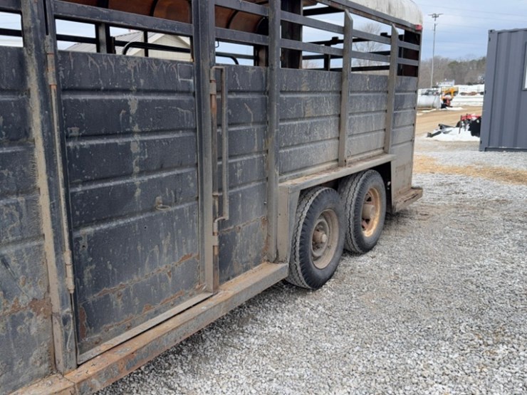 16'-gooseneck-livestock-trailer,-tandem-axle-image-8