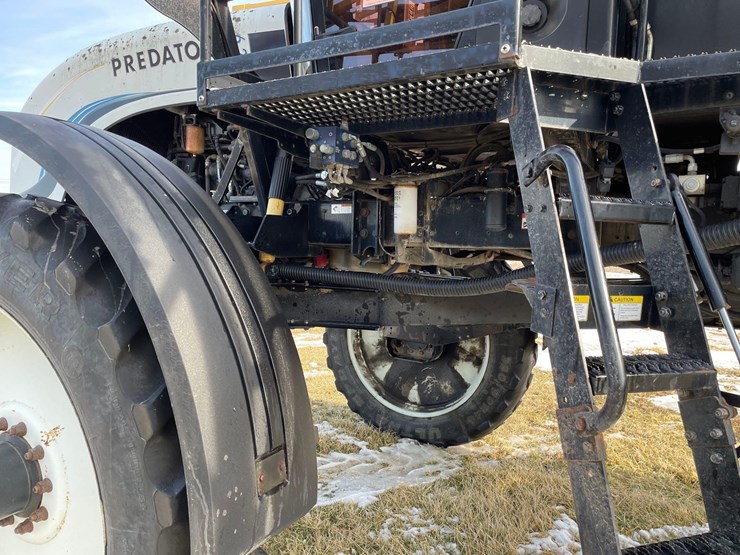 tag-#186,-2009-gvm-6215-self-propelled-sprayer-image-7