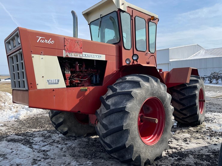 tag-#246,-1975-ih-4366-4wd-tractor-image-1