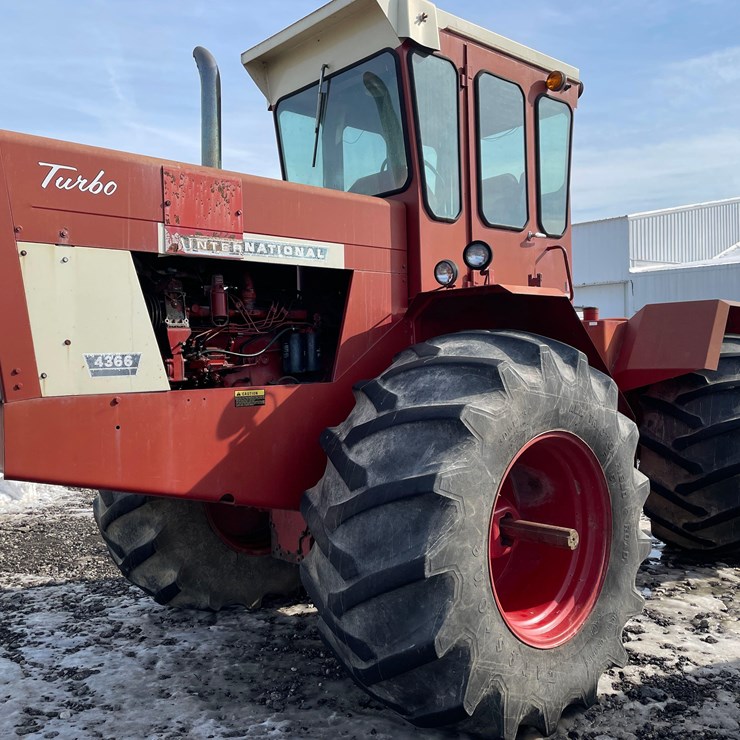 Tag #246, 1975 IH 4366 4WD tractor