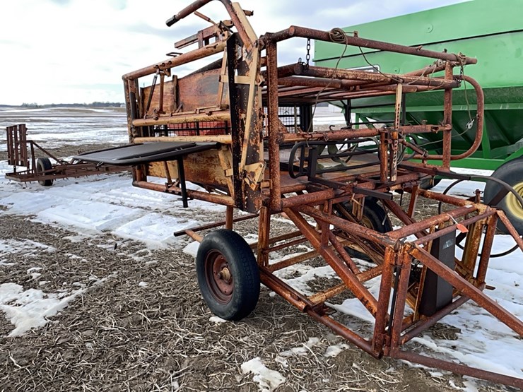 tag-#128,-portable-cattle-chute-w/head-gate-image-10