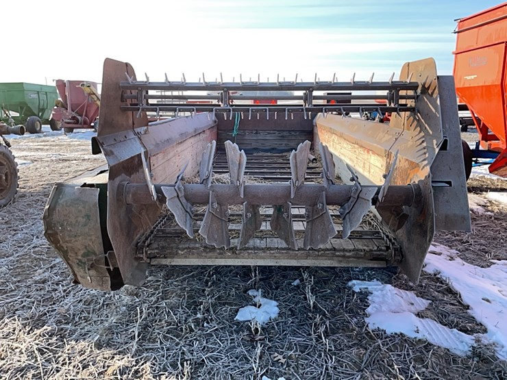 tag-#502,-ni-tandem-axle-manure-spreader-image-9