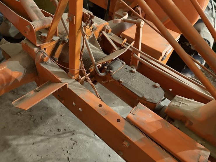 allis-chalmers-wc-tractor-image-8