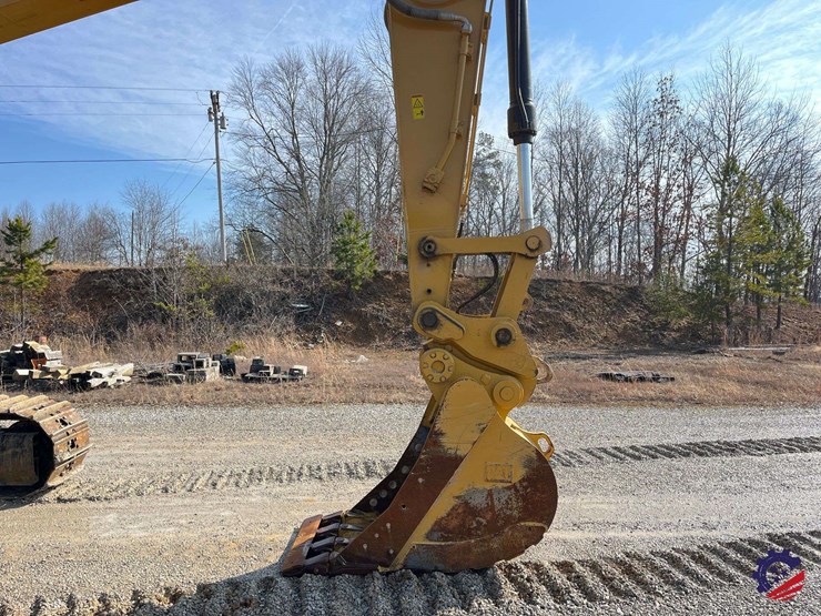 2018-caterpillar-326fl-image-37