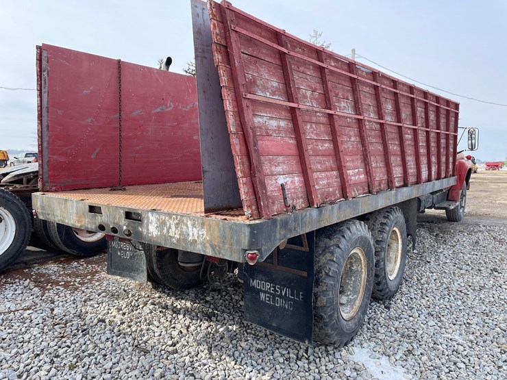 1973-ford-f700-image-10