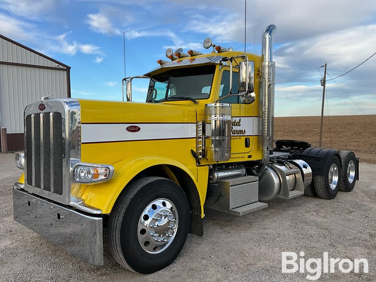 2024-peterbilt-389-image-1