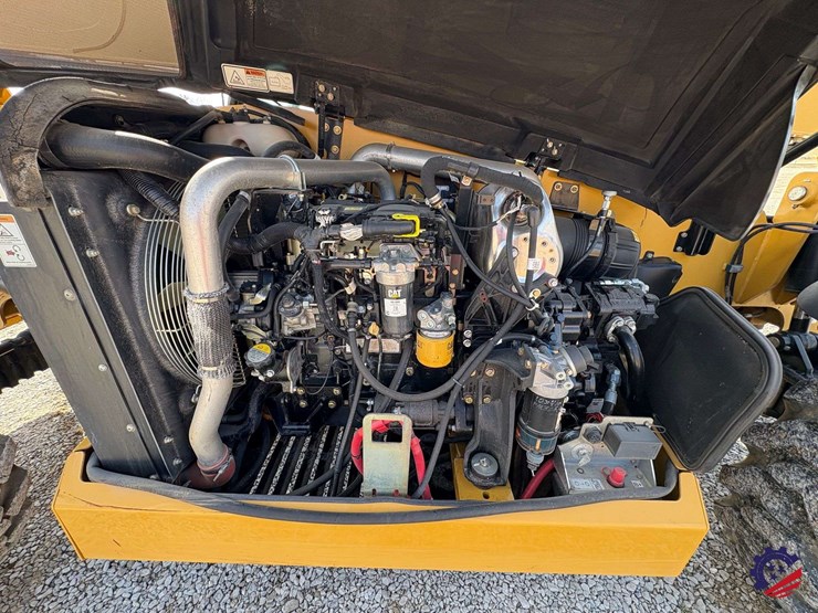 2019-caterpillar-tl642d-image-43