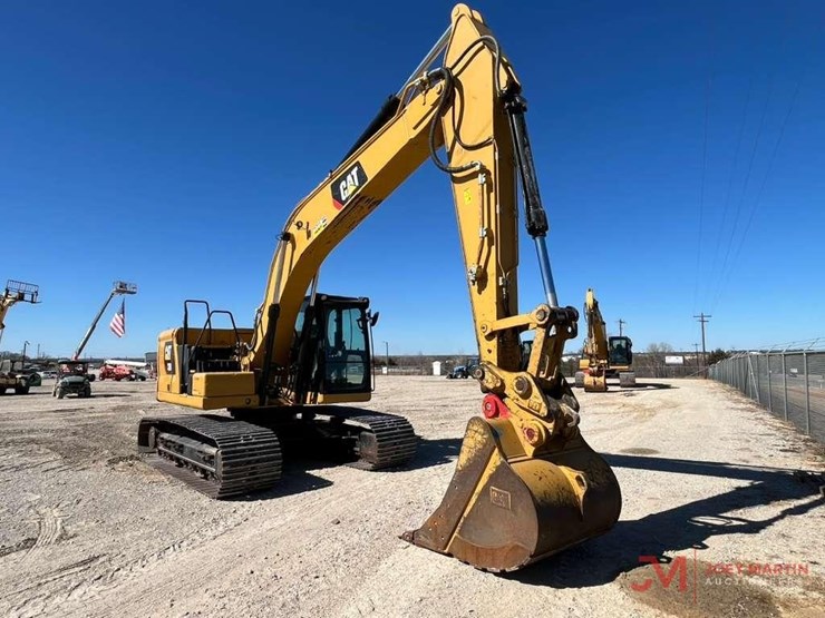 2019-caterpillar-320-image-4