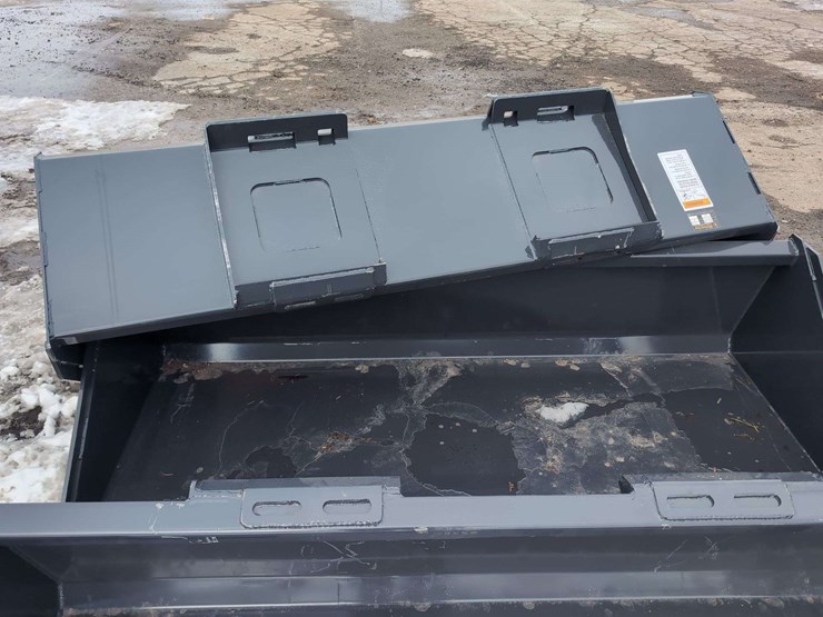 (1)-wolverine-78"-skid-steer-track-duty-bucket-tdb-11-78w-image-2