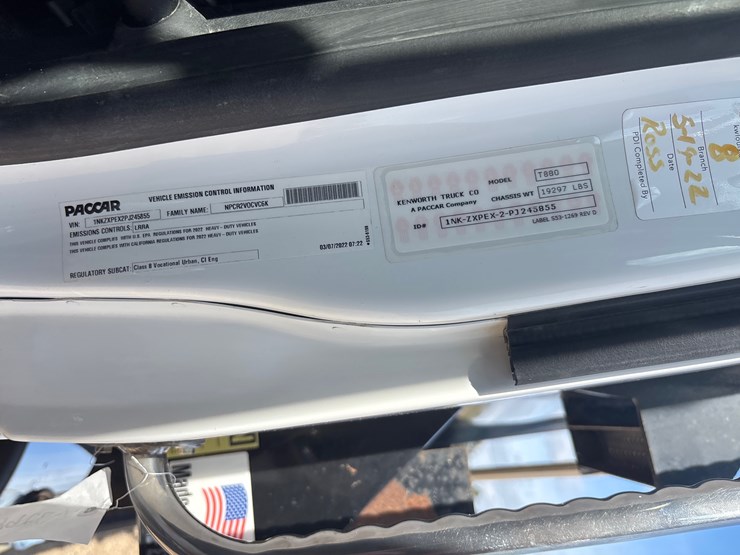 2023-kenworth-t880-image-18