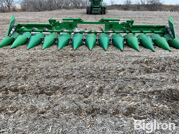 2023-john-deere-c12f-image-2