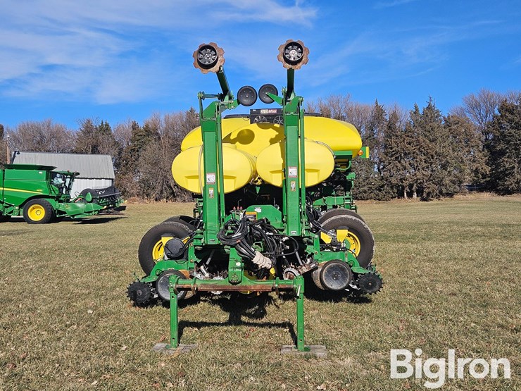 2009-john-deere-1770nt-image-2