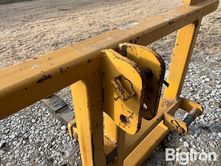 value-eng-3-pt-receiver-hitch-attachment/head-carrier-image-7