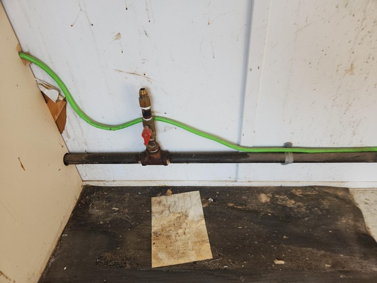 loadmaster-28'-kitchen-trailer,-enclosed,-tandem-axle,-windows,-water-heater,-counters,-sink-image-16