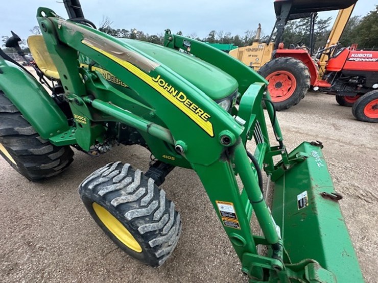 john-deere-4105-image-33