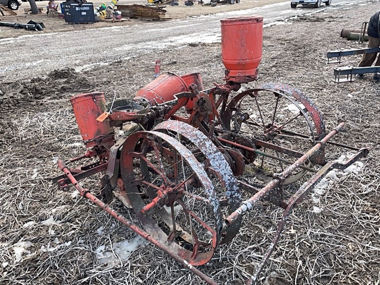 tag-#388,-ji-case-2-row-antique-corn-planter-image-3