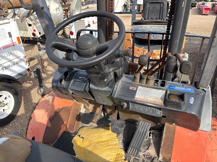 toyota-7fgu25-image-7