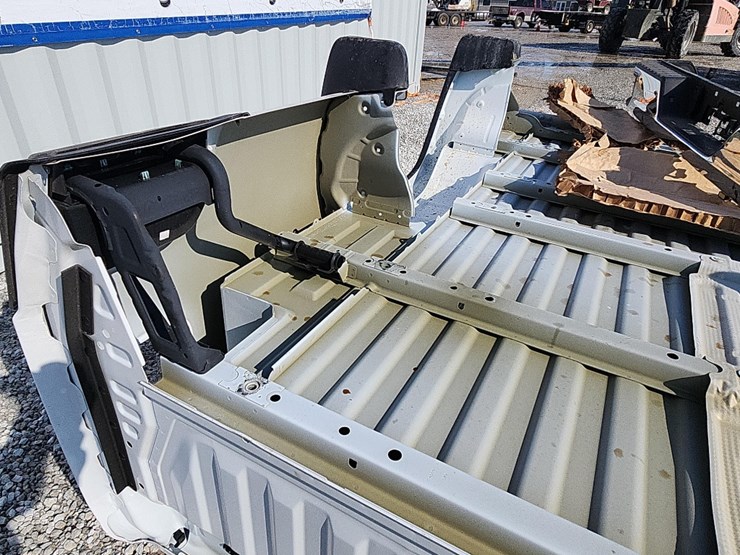 24-chevy-truck-bed-8'-silveradolt,-white,-lites,-bumper-(proceeds-donated-to-charity)-image-7