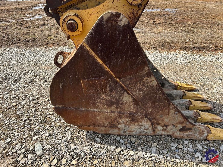 2017-caterpillar-318fl-image-15