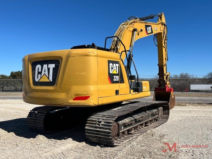 2019-caterpillar-320-image-4
