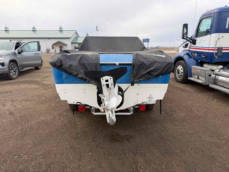 1977-larson-sport-boat-image-4