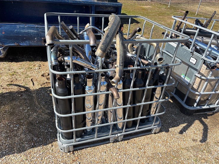 #32926-•-container-of-harley-davidson-exhaust-and-handle-bars-image-1