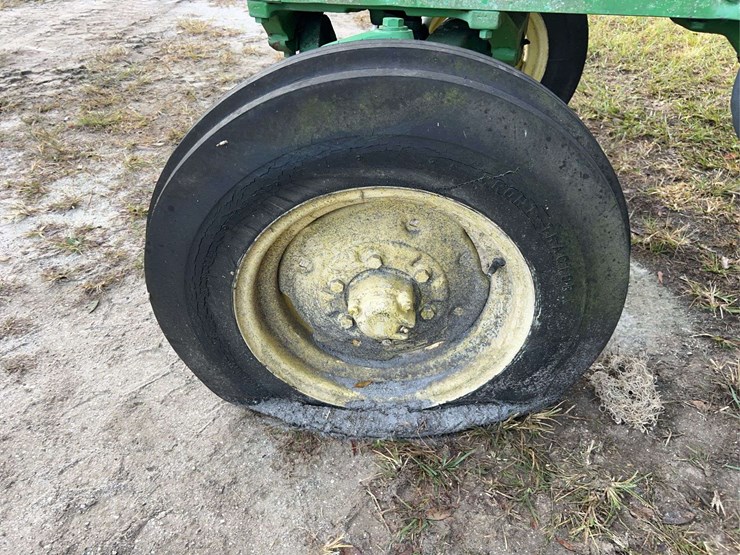 john-deere-3020-image-19