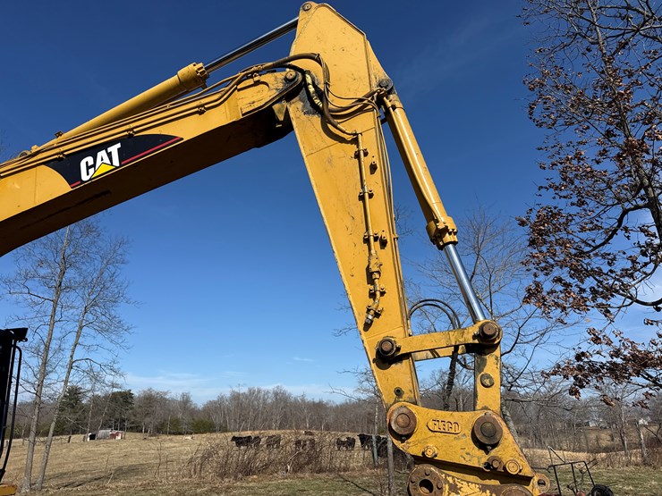 caterpillar-322-image-14