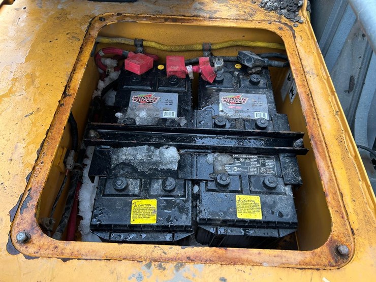 2016-liebherr-r946-image-20