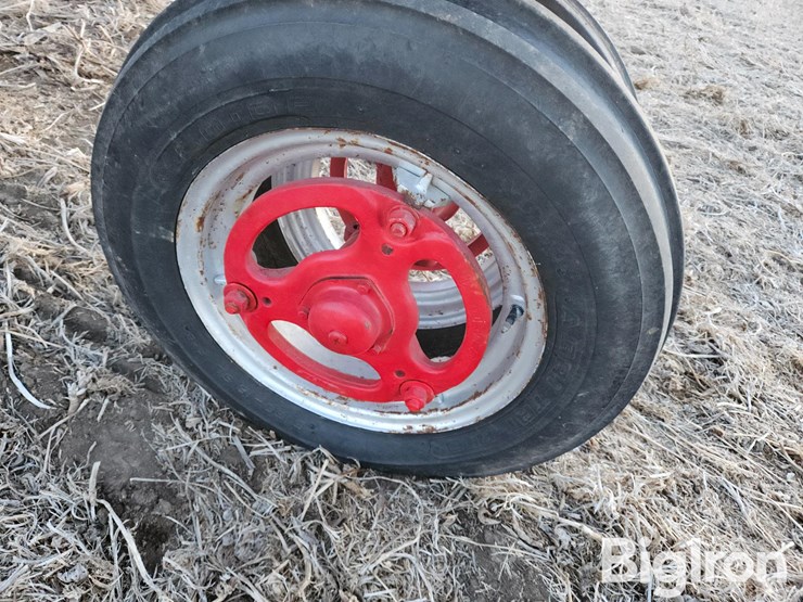 1940-farmall-h-2wd-tractor-image-18