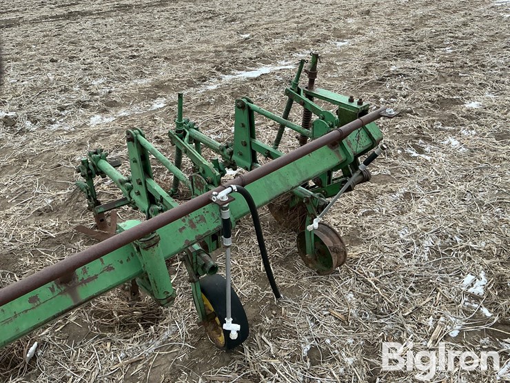 john-deere-cultivator-image-12