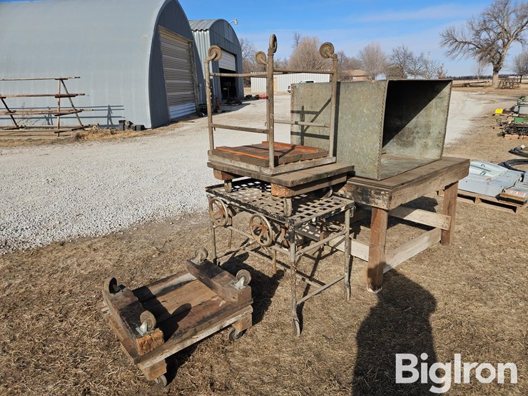 work-bench/rolling-carts-image-2