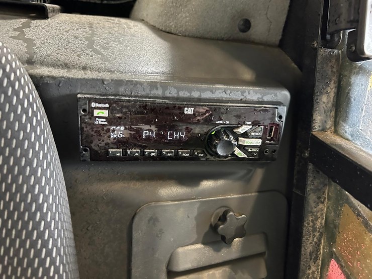 2020-caterpillar-259d3-image-58