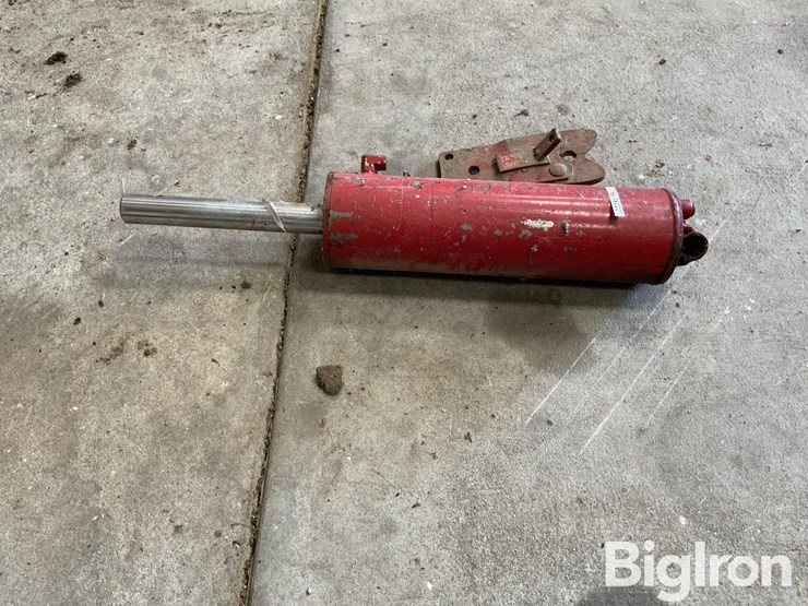 knuse-silage-wagon-cylinder-&-latch-image-4