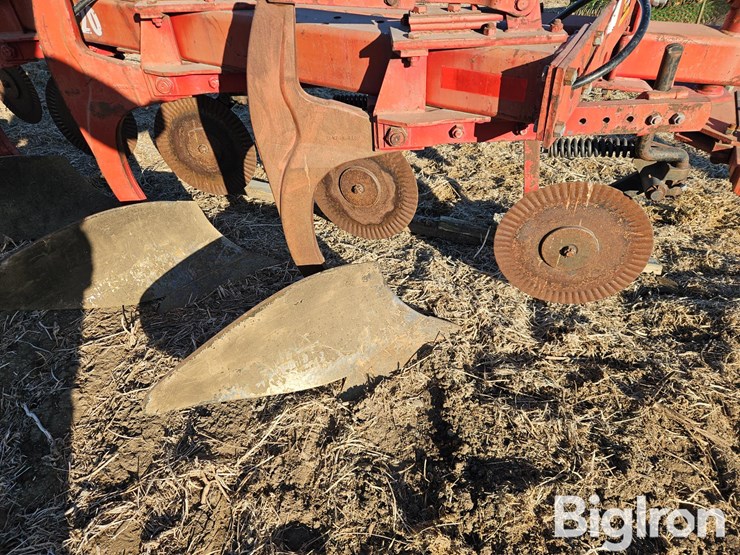 international-720-image-13