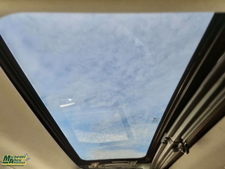 2011-chevrolet-traverse-image-15