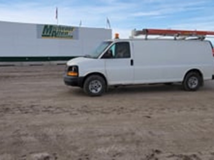 2015-gmc-3500-image-5