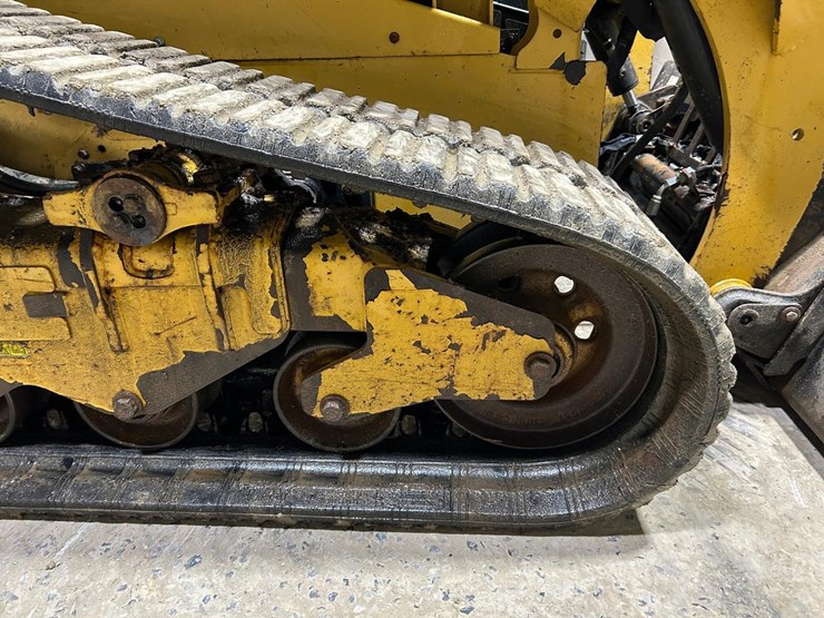 2020-caterpillar-259d3-image-14