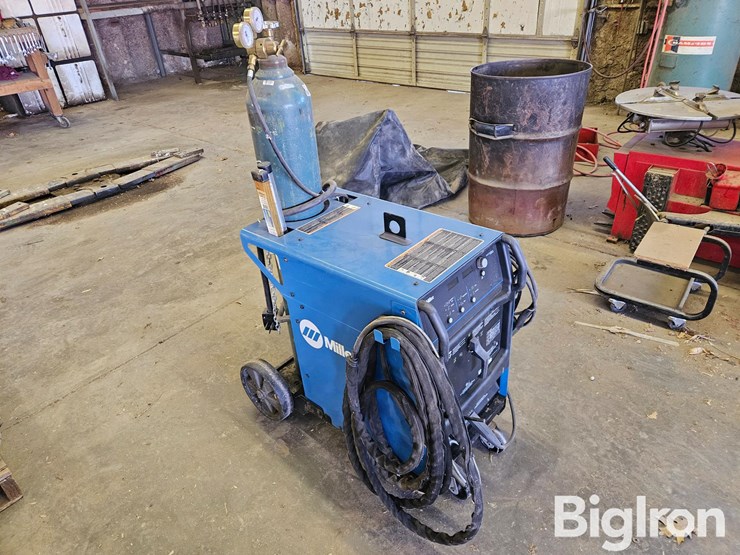 miller-syncrowave-200-tig-welder-image-2