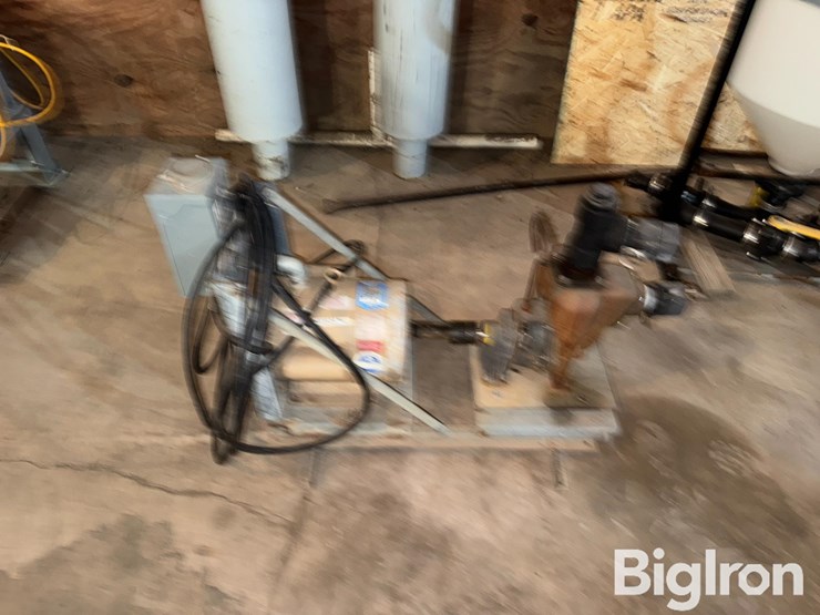 7.5-hp-motor-&-transfer-pump-image-4