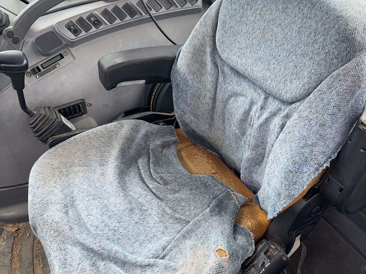 new-holland-ts100a-image-21