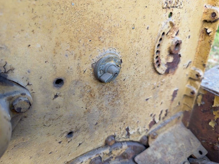 caterpillar-ten-gas-crawler-image-29