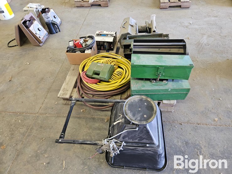 toolboxes,-cd-player,-saw,-hoses,-atv-spreader-image-7