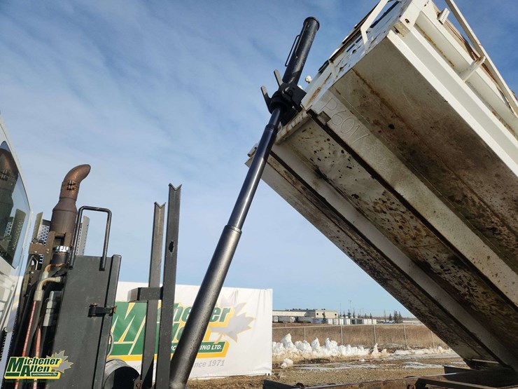 2012-international-workstar-7400-image-56