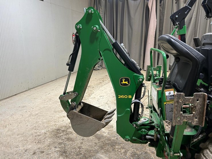2025-deere-210le-image-16