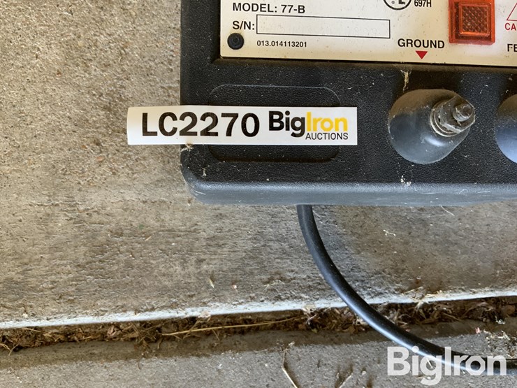 international-77-b-electric-fence-controller-image-13