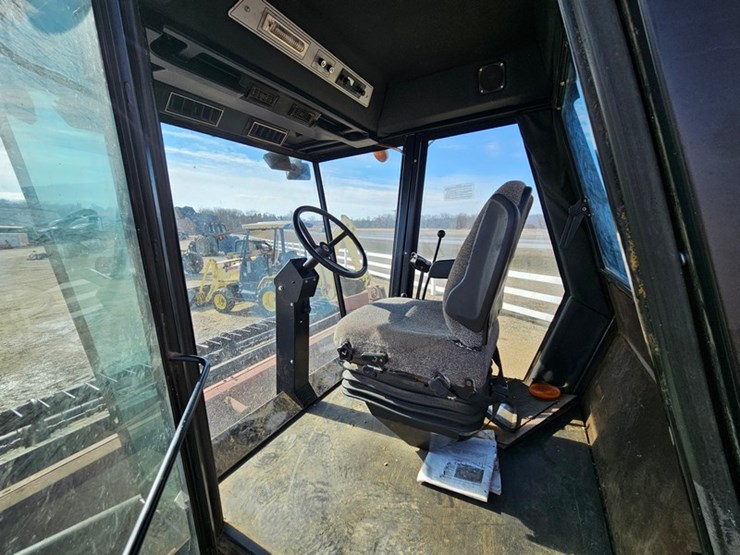 case-ih-8830-image-35